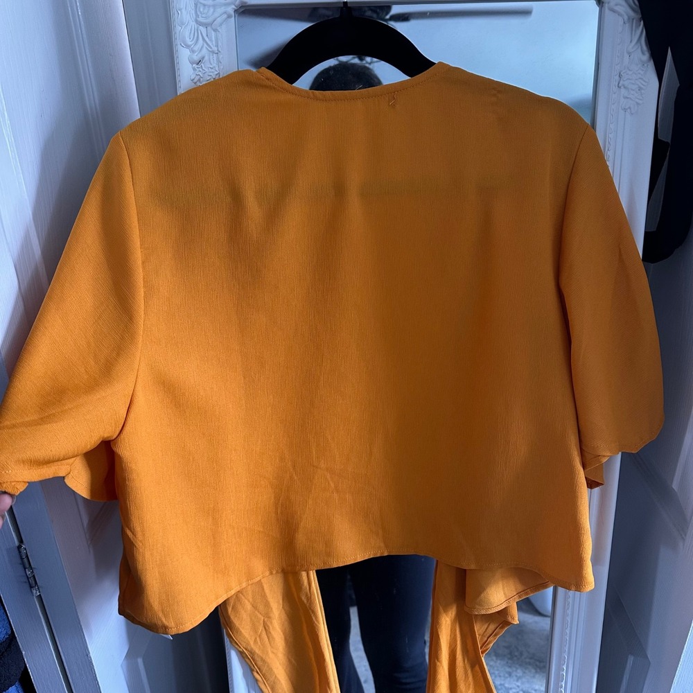 Say What? Tie Front Blouse Womens Medium Orange Yellow Short Sleeve Crop Top - Picture 4 of 5
